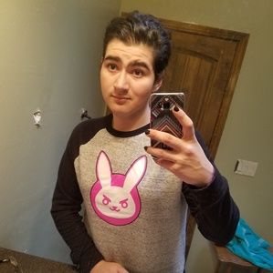 Meet your Posher, Aenea